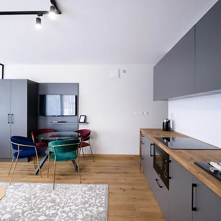 Aparthotel Inspire Miodova 4*