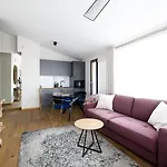 Inspire Miodova 아파트호텔 4*