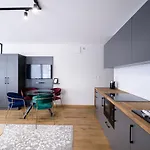 Apartahotel Inspire Miodova 4*