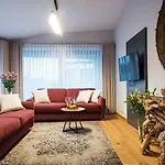 Apartahotel Inspire Miodova 4*